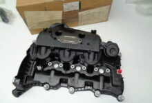 Kleppendeksel / inlaatspruitstuk links  diesel 2.7  XF, XJ, S-Type  C2S47225 = JDE28099 New Old Stock