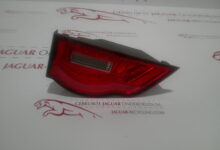 Achterlicht links op de klep F-Pace T4A2289 HK83-15K273-AA