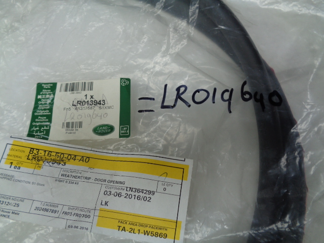 Rubber water strip Range Rover LR013943 = LR019640 New - Afbeelding 2