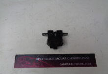 Motorkap slot X351