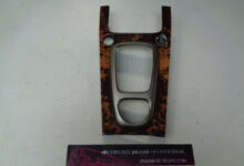 Rand om de versnellingspook XK150 Walnut wood C2P10442