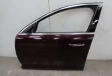 Deur X351 links voor donker rood C2D1161