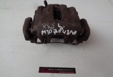 Remklauw links voor XK8 MJA7843AA en zadel MJD7860AA