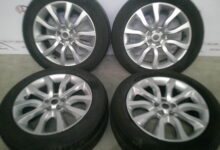 20″ velgen set 5 dubbele spaak Range Rover Sport L494 met Pirelli banden