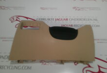 Dashboard deel onder stuur crème XF X260 / XE