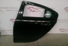 Deur links achter XE zwart met zwarte lijst T4N2635